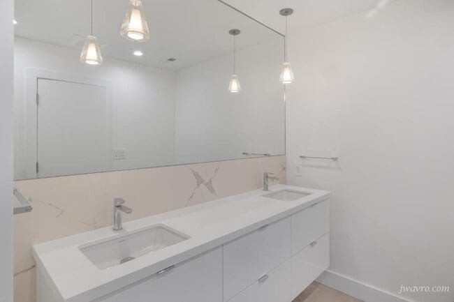 Building Photo - 80 28th St