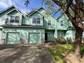 Building Photo - Spacious, Updated Townhome in Prime Beaverton Location!