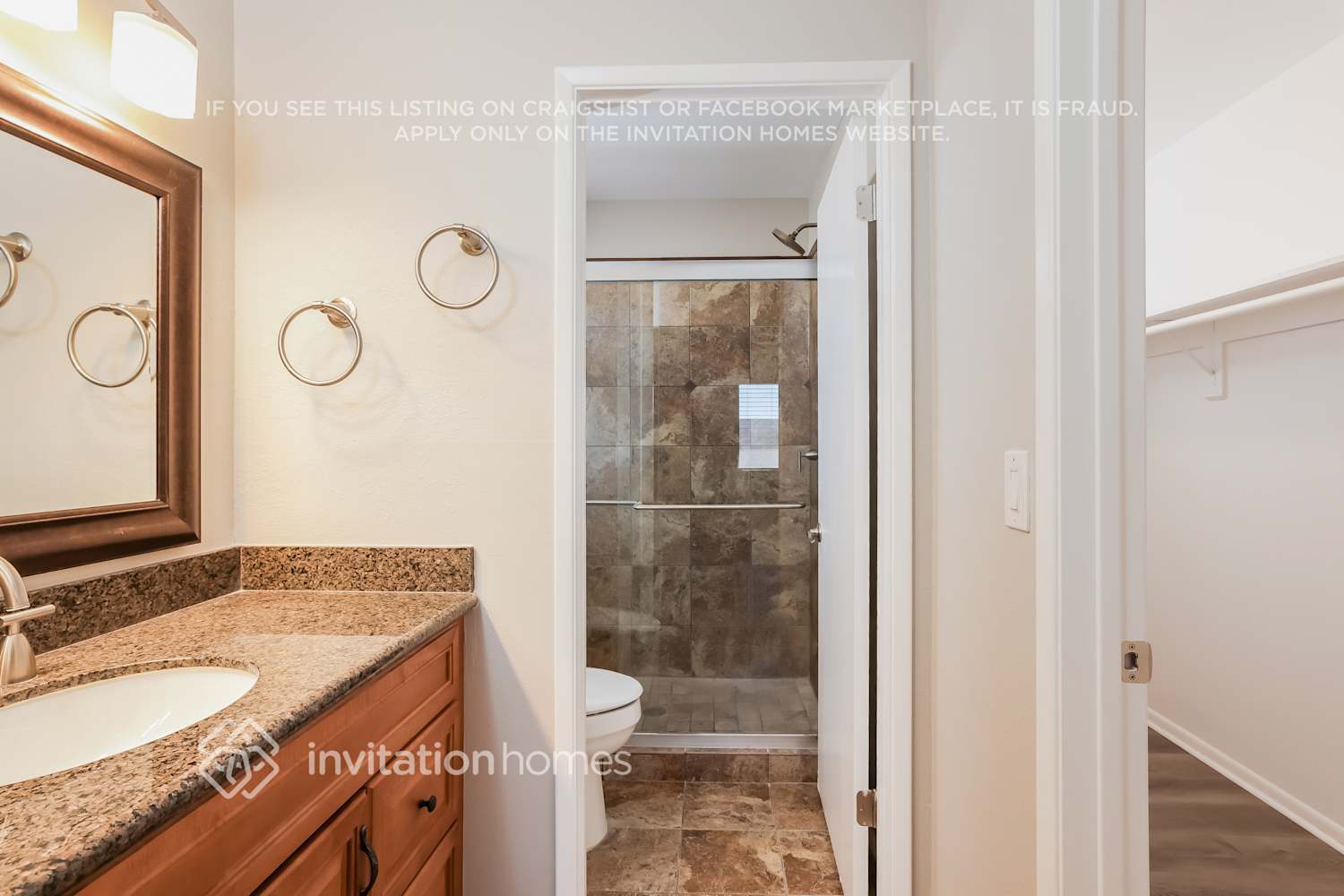 Building Photo - 907 W Ross Ave