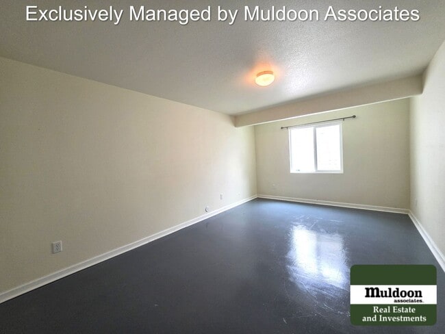 Building Photo - Spacious 5-Bedroom Ranch Home on Oversized Cul-de-Sac lot!