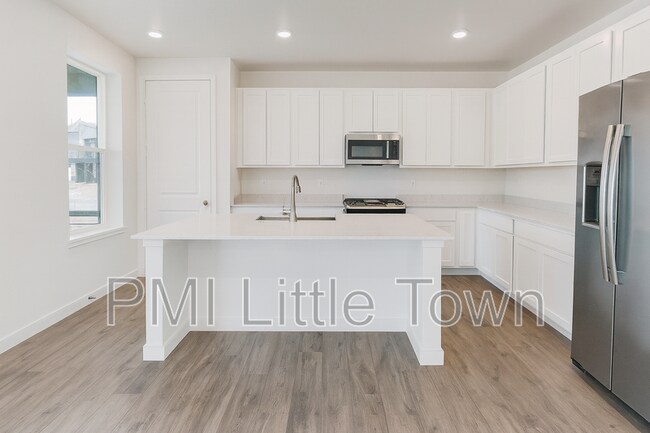 Building Photo - 8207 Sewanee Peak St