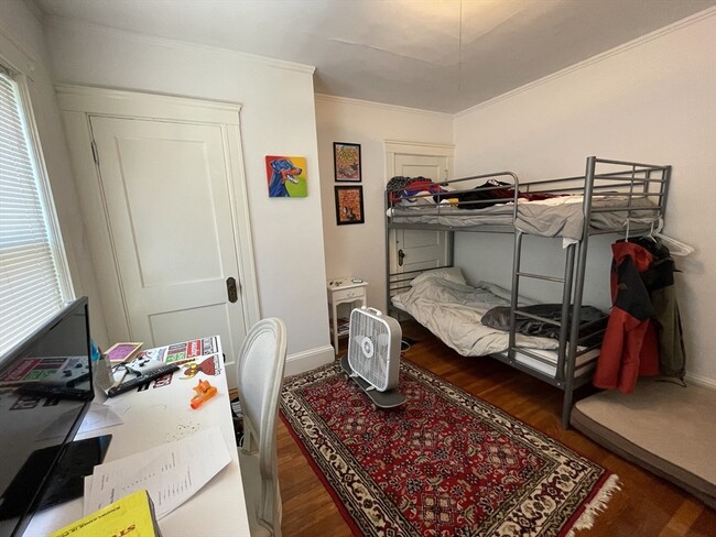 Building Photo - 62 Newport St