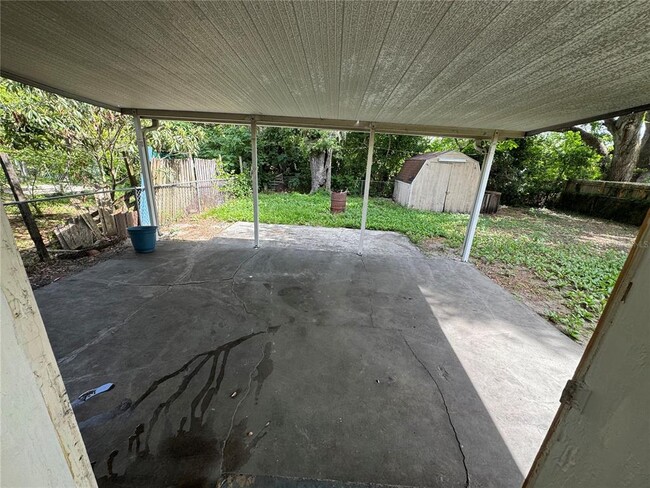 Building Photo - 2126 Colonial Ave