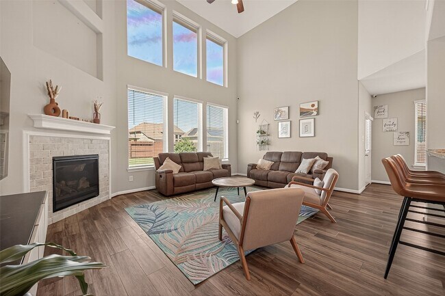 Building Photo - 15707 Braemar Cove Dr