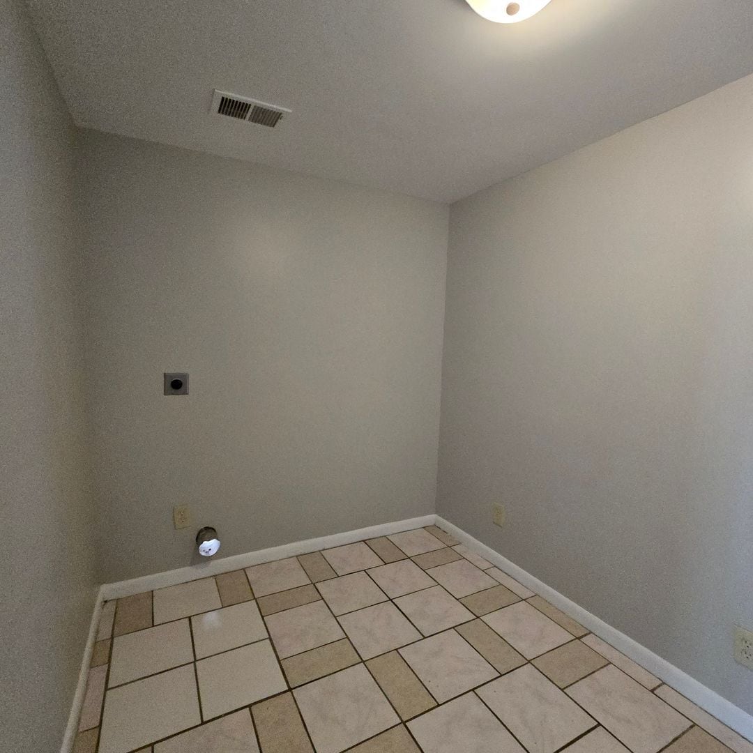 Building Photo - 1555 Staunton Dr