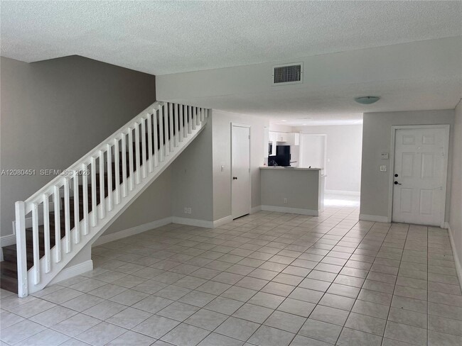 Building Photo - 1575 Veracruz Ln