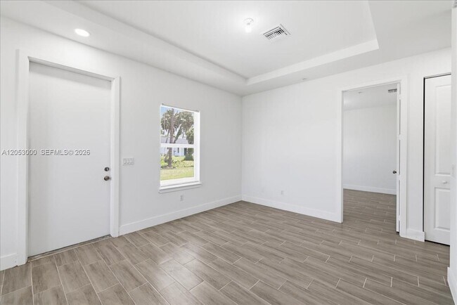 Building Photo - 195 Rotonda Blvd W