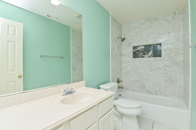 Building Photo - 12227 Meadowglen Dr