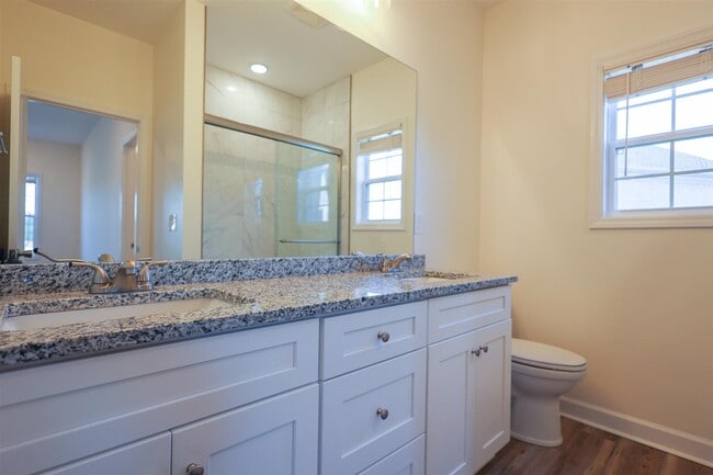 Building Photo - 7251 Hilliard Cir