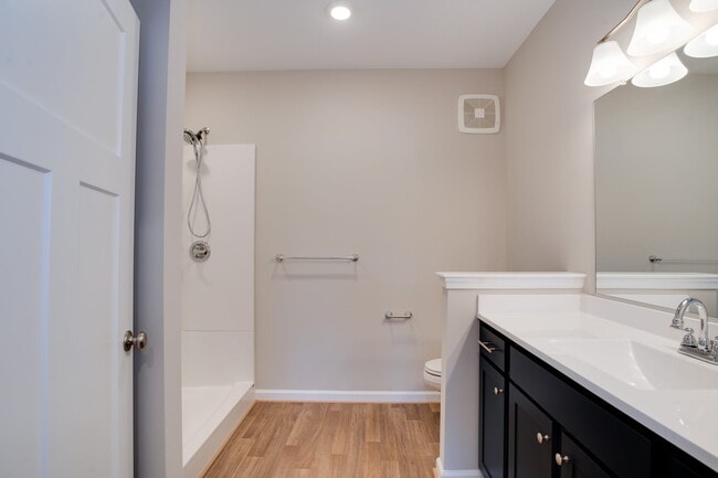 2nd Bathroom - 1402 Union Pacific Way