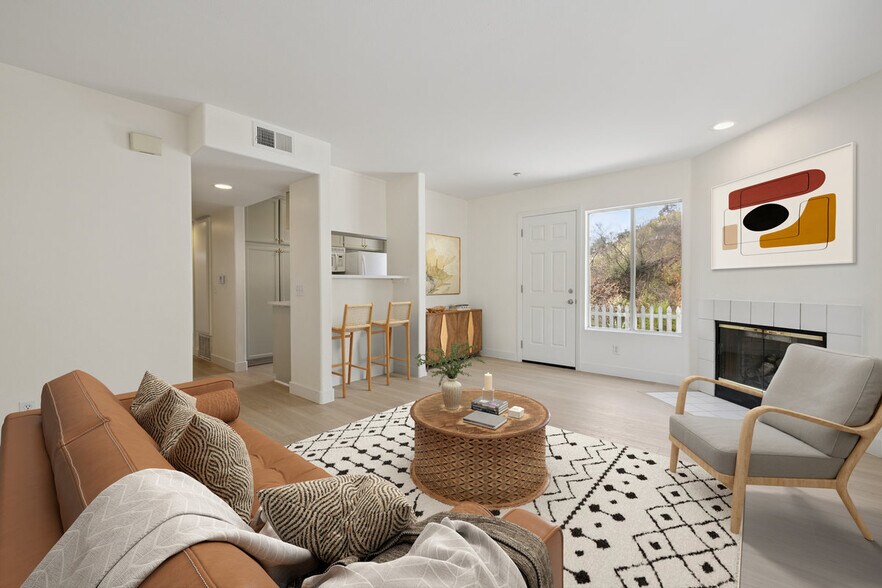 Building Photo - 3709 Las Flores Canyon Rd