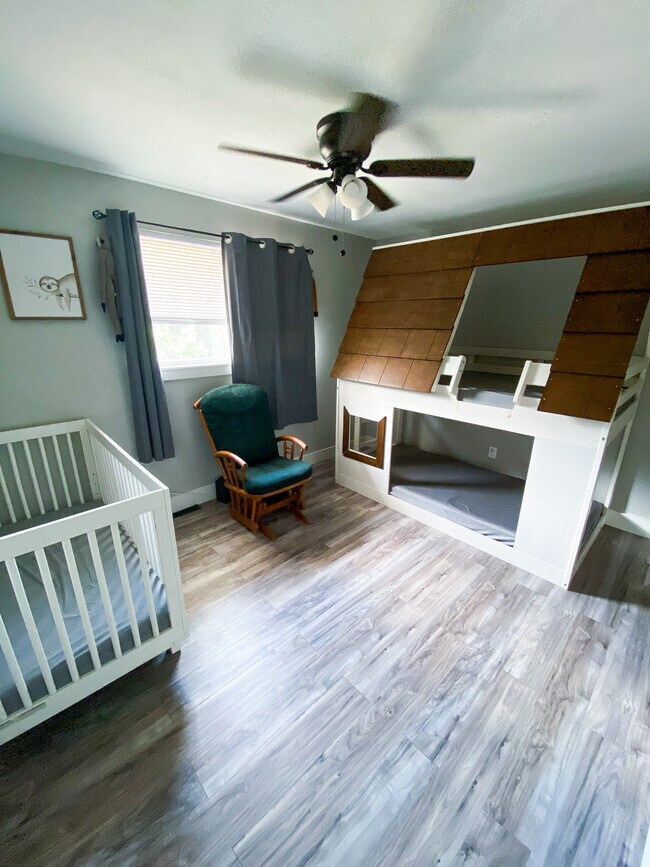 Building Photo - 214 Douglas Fir Ave