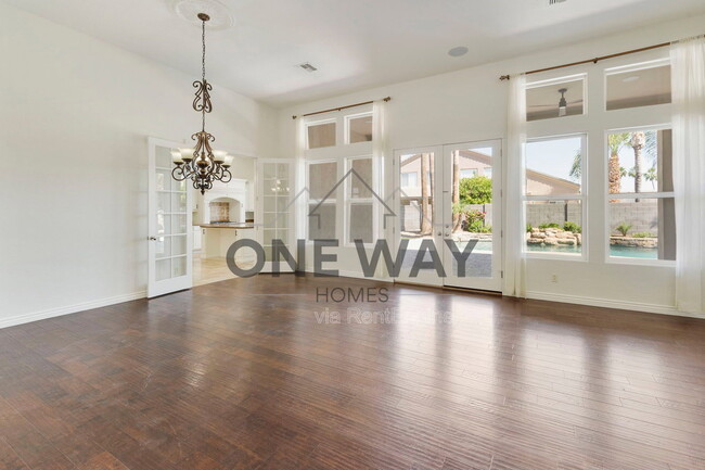 Building Photo - 4432 E Ford Ave