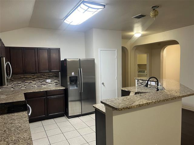 Building Photo - 6949 Sylvan Meadows Dr