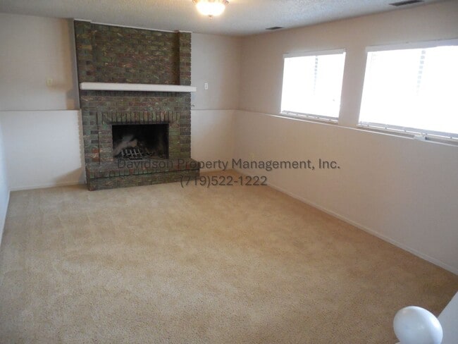 Building Photo - Charming 4-Bedroom House in Northeast Colo...
