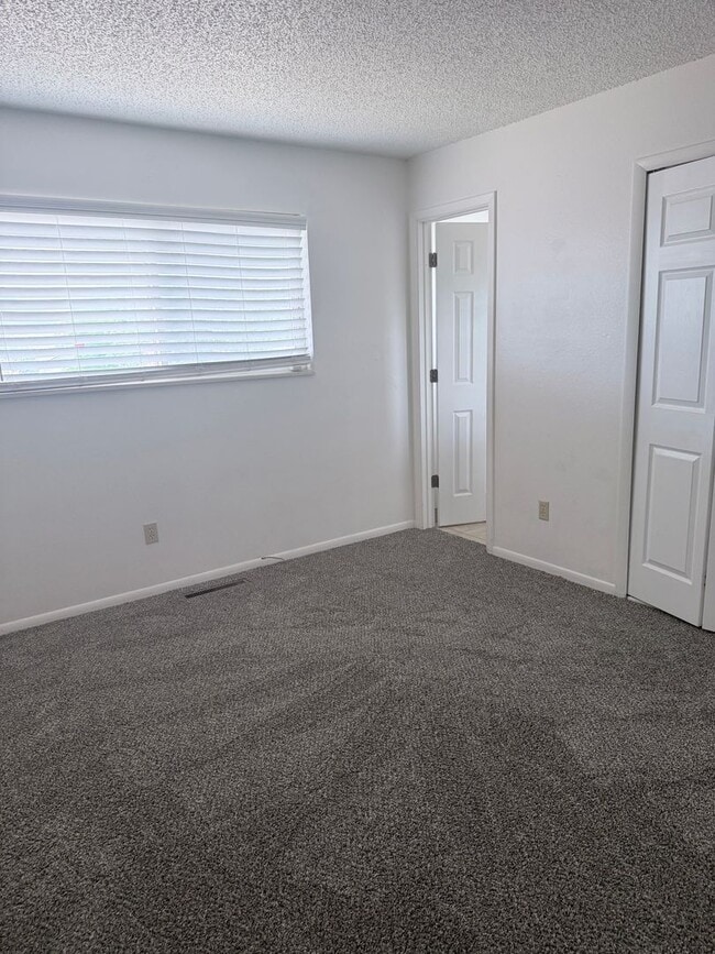 Building Photo - 5710 Eldora Dr