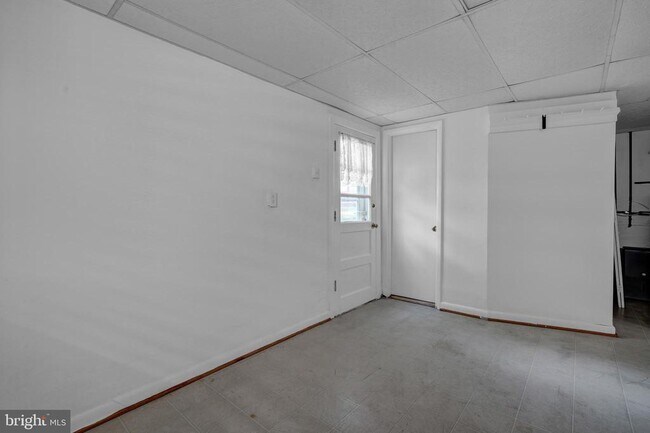 Building Photo - 8905 Valley Forge Dr