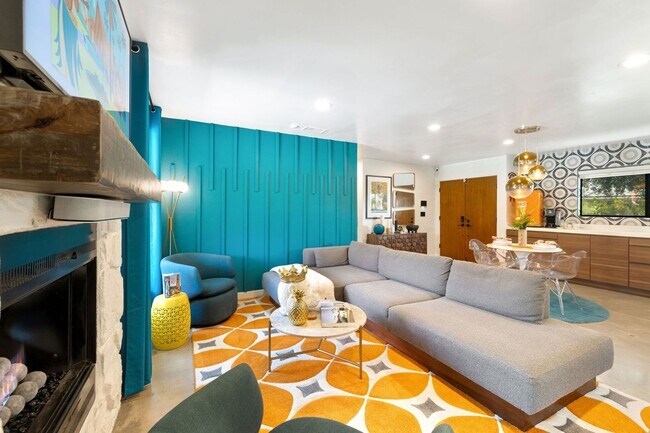 Building Photo - Stylish Fully Furnished Home in Palm Springs - Annual Lease