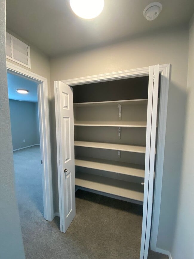 Building Photo - 5214 Clearfield Ct