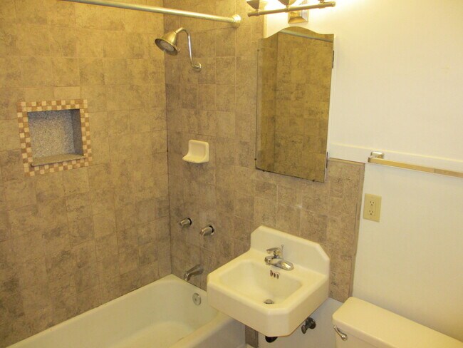 Building Photo - 417-421 Normal Ave