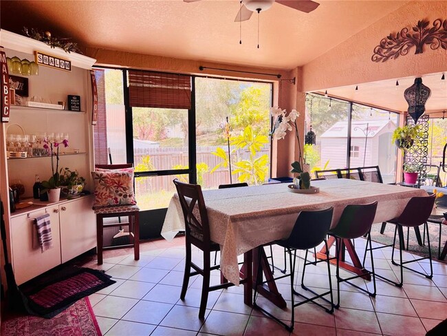 Building Photo - 686 Park Valley Cir