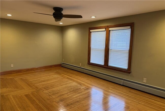 Building Photo - 60 Notre Dame St