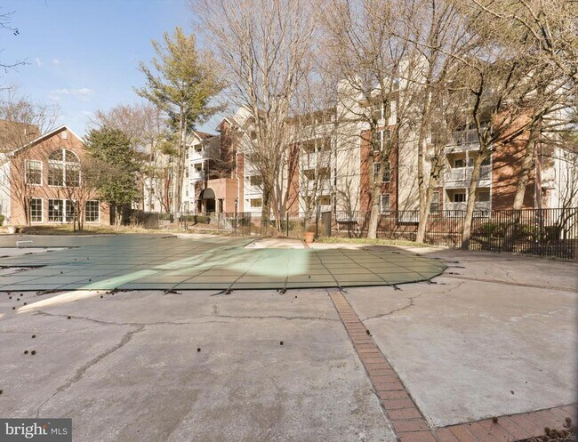 Building Photo - 1527 Lincoln Way