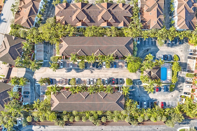 Building Photo - 323 Bayfront Dr