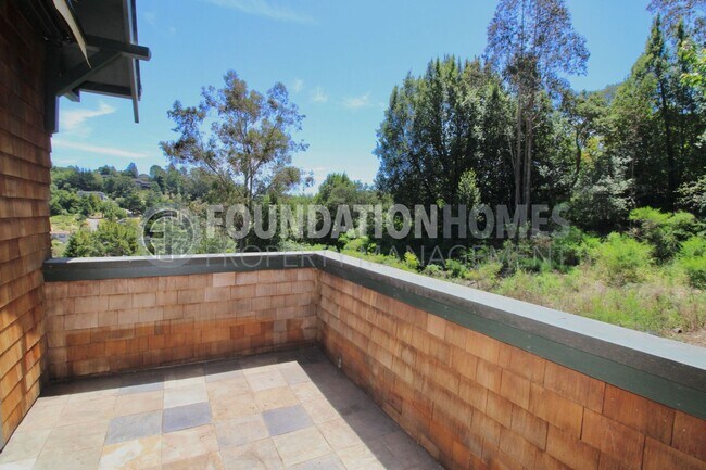 Building Photo - Mill Valley Retreat with Views, Luxury Fin...