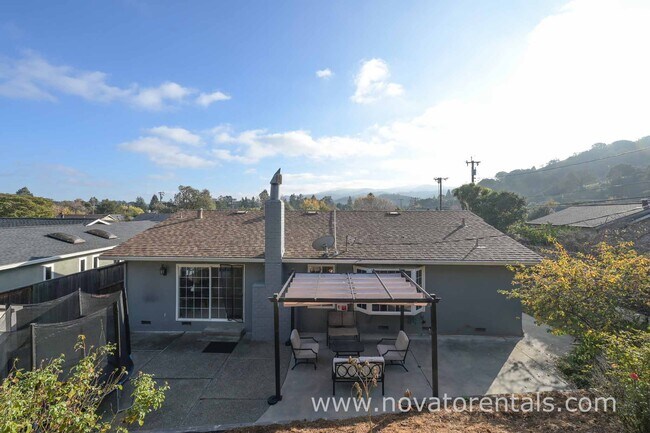 Building Photo - 2450 Center Rd