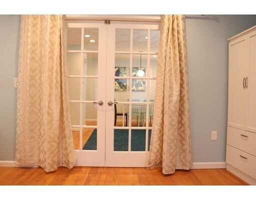 Building Photo - 12 Regent St