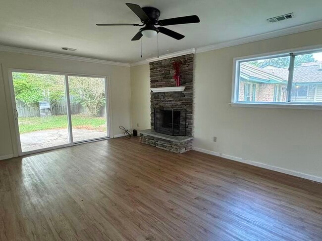 Building Photo - 1079 Tall Oak Dr
