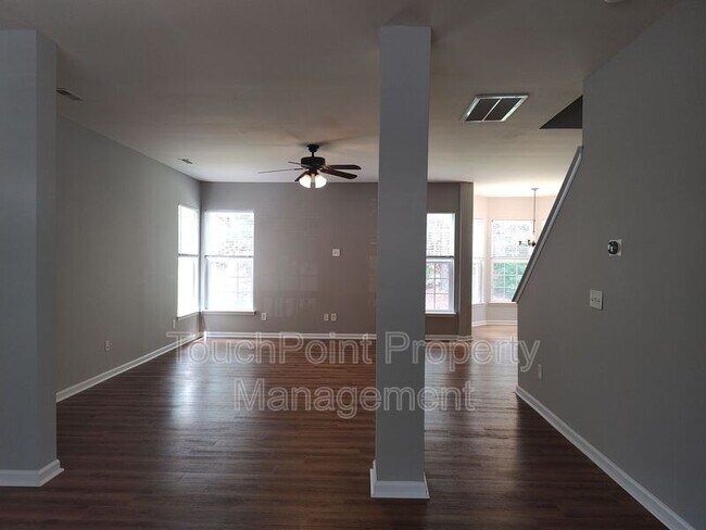Building Photo - 16121 Long Talon Way