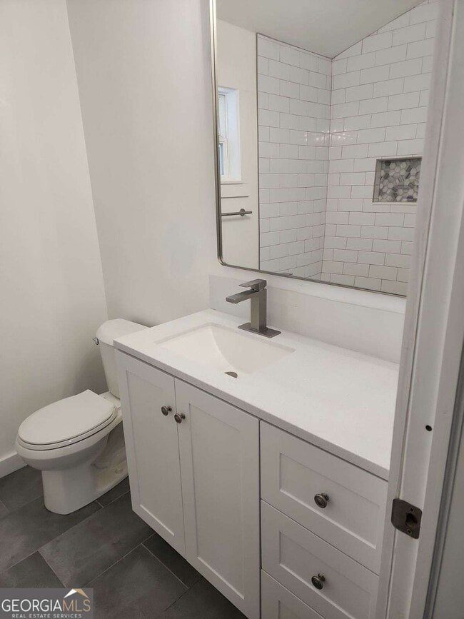 Building Photo - 2037 Lively Ridge Rd NE