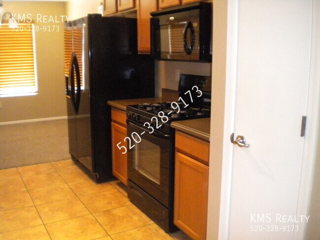 Building Photo - 2 Bed/2 Bath Town Home - OWNER/AGENT