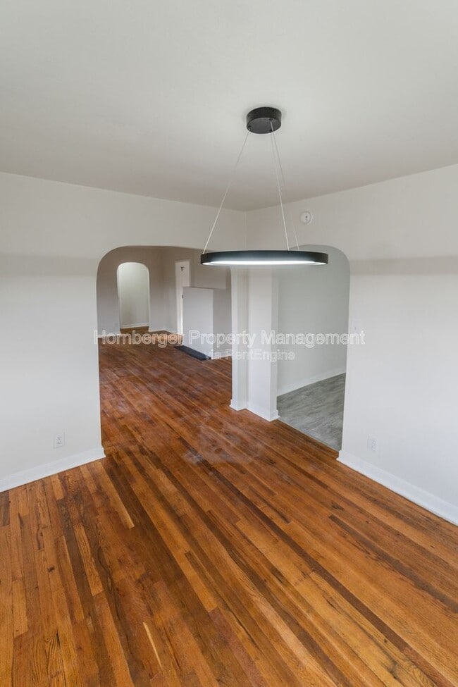 Building Photo - 1909 S Garden Springs Rd