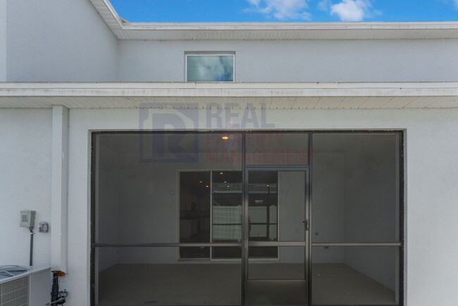 Building Photo - 2851 Banks Pointe Dr