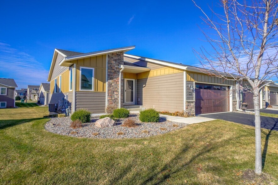 Building Photo - 10889 Retreat Ln