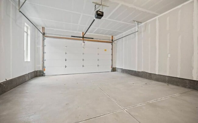 Building Photo - 941 E Whistle Dr