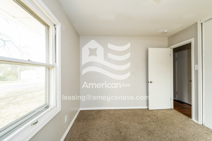 Building Photo - 263 Estridge Rd