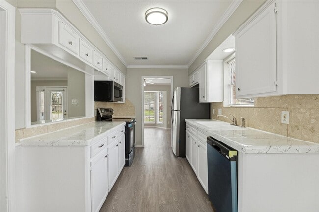 Building Photo - 23834 English Oak Dr