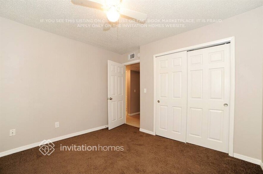 Building Photo - 2324 Fulton Way SW