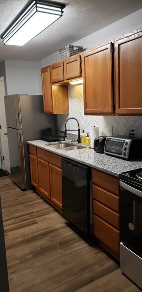 Building Photo - 9351 Kempton Manor Ct