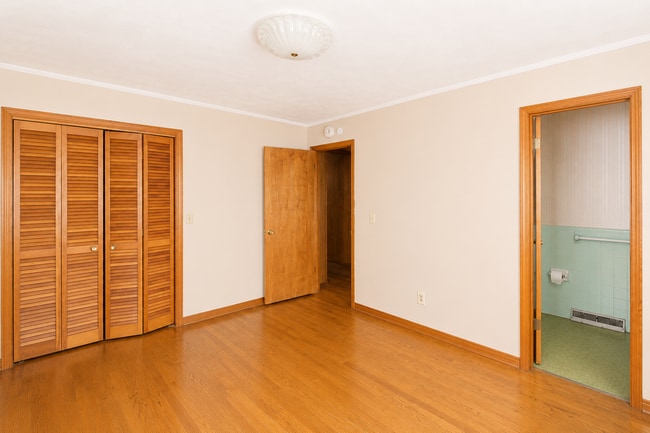 Building Photo - 3-Bedroom Home with Finished Basement, Garage & Huge Yard