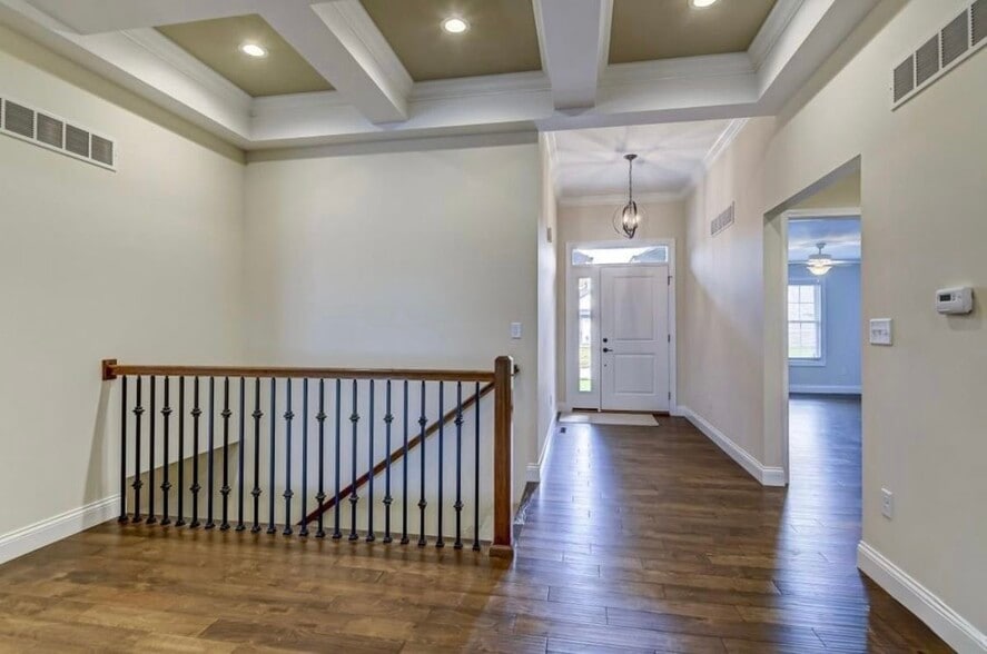 Building Photo - 1811 Spartan Dr