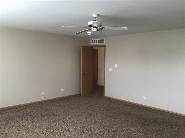 Building Photo - 818 Glen Cove Ln
