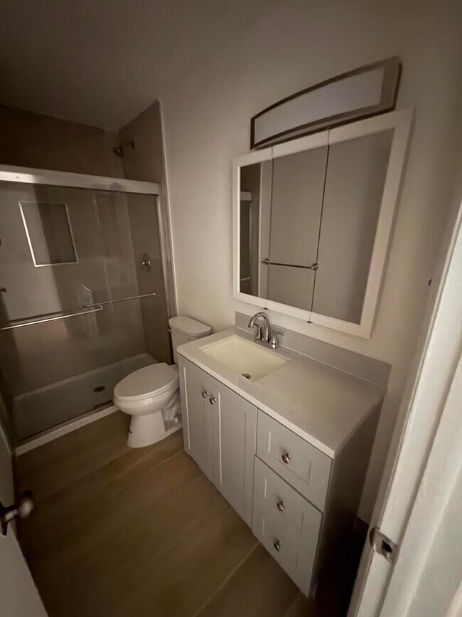 Building Photo - 7931 SW 10th St