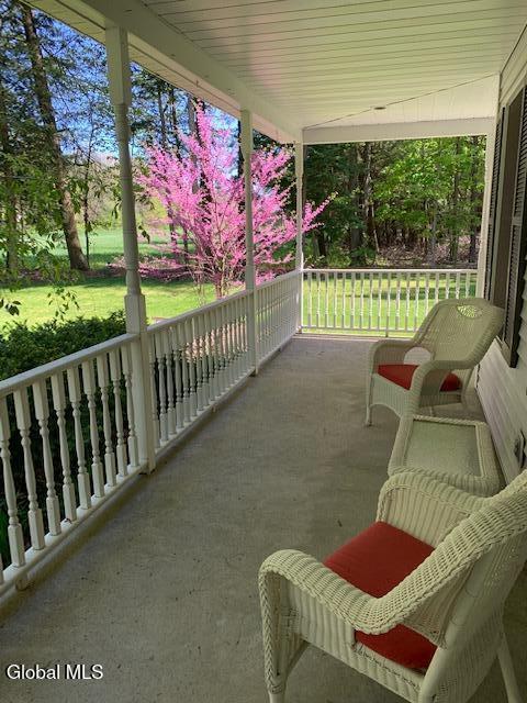 Building Photo - 8 Amanda Ct