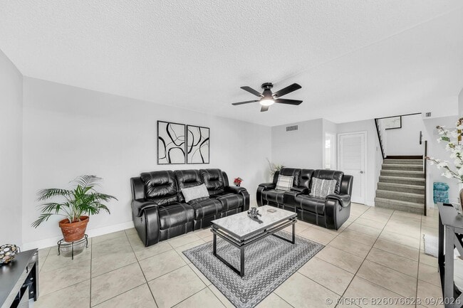 Building Photo - 2228 White Pine Cir