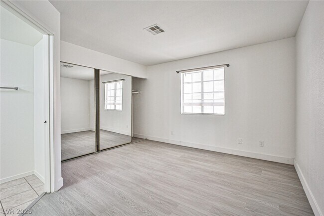 Building Photo - 8410 Eldora Ave
